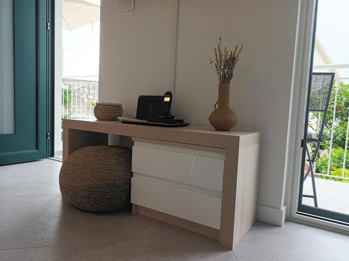 Jesliving Hvar - 2 Bedroom Elegant Apartment With Sea View In Historic Center Of Хвар Екстериор снимка