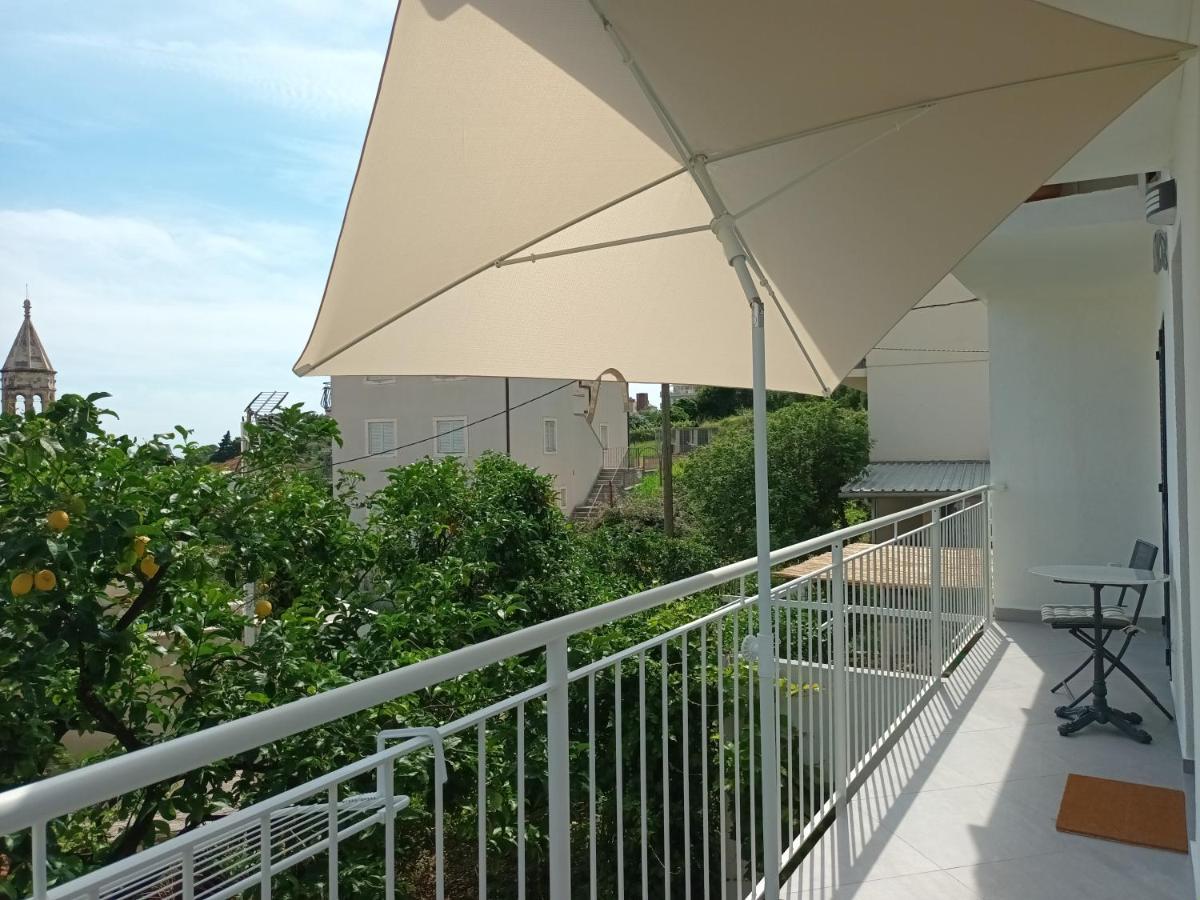 Jesliving Hvar - 2 Bedroom Elegant Apartment With Sea View In Historic Center Of Хвар Екстериор снимка