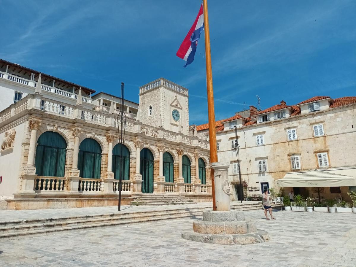 Jesliving Hvar - 2 Bedroom Elegant Apartment With Sea View In Historic Center Of Хвар Екстериор снимка