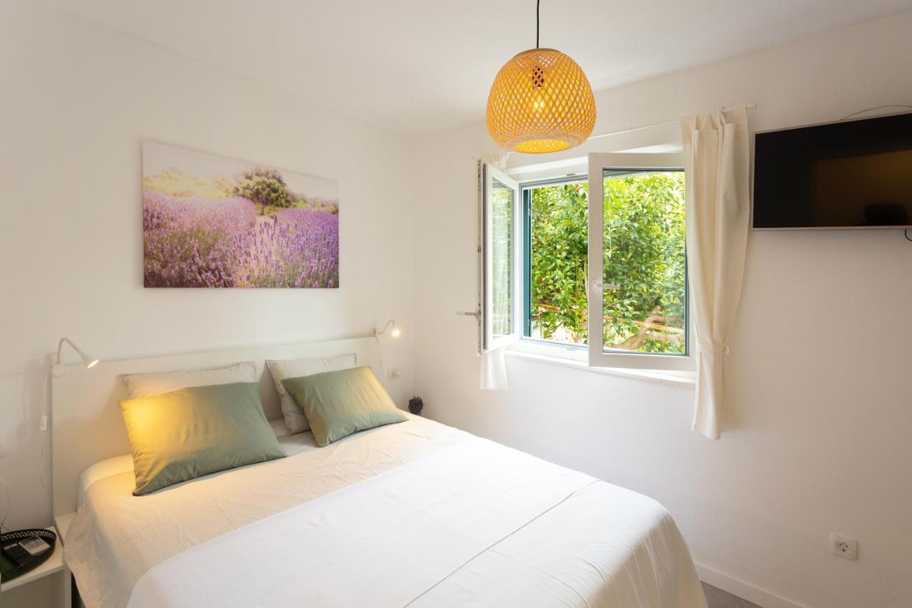 Jesliving Hvar - 2 Bedroom Elegant Apartment With Sea View In Historic Center Of Хвар Екстериор снимка