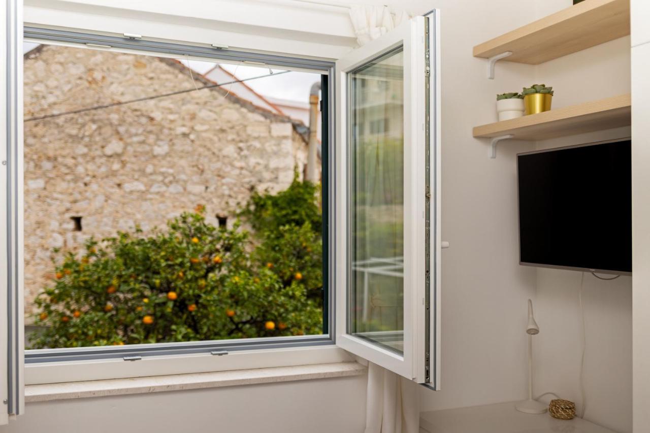 Jesliving Hvar - 2 Bedroom Elegant Apartment With Sea View In Historic Center Of Хвар Екстериор снимка